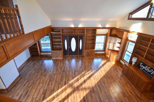 12646 S 200 E., Haubstadt, IN 47639