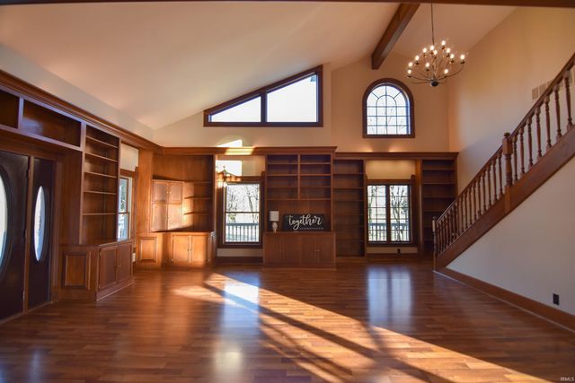 12646 S 200 E., Haubstadt, IN 47639