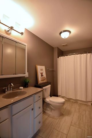 12646 S 200 E., Haubstadt, IN 47639