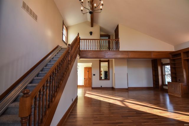 12646 S 200 E., Haubstadt, IN 47639