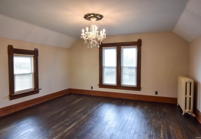 12646 S 200 E., Haubstadt, IN 47639