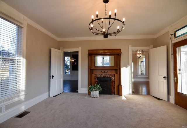 12646 S 200 E., Haubstadt, IN 47639