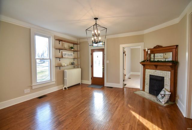 12646 S 200 E., Haubstadt, IN 47639