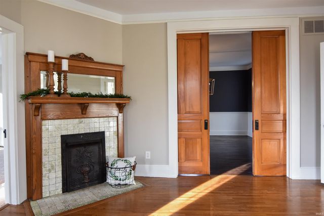 12646 S 200 E., Haubstadt, IN 47639