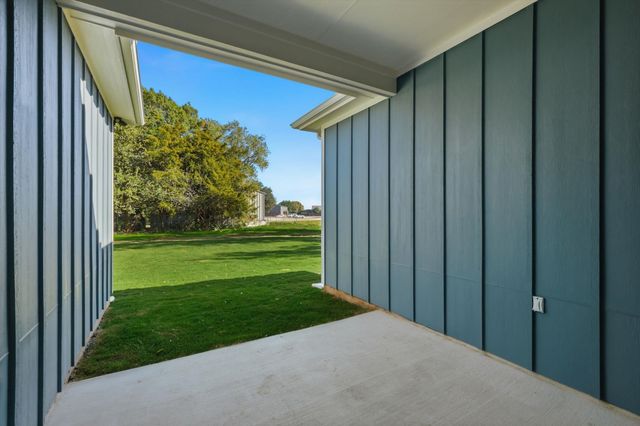 205 S Atwood Street, Boyd, TX 76023