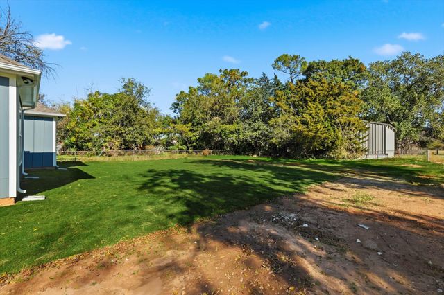 205 S Atwood Street, Boyd, TX 76023