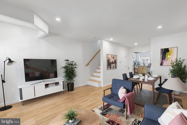 2107 S GARNET ST, Philadelphia, PA 19145
