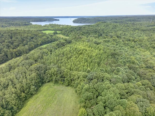 1 White Oak Road, Stewart, TN 37175