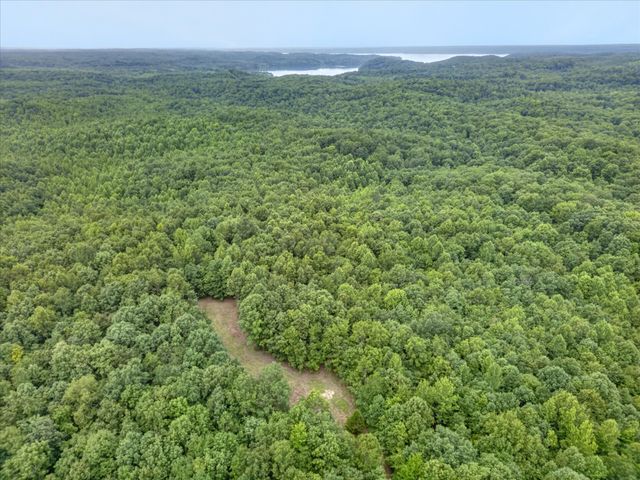 1 White Oak Road, Stewart, TN 37175