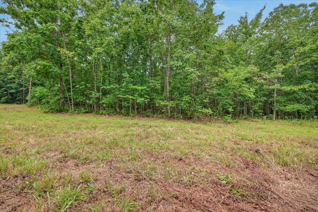 1 White Oak Road, Stewart, TN 37175