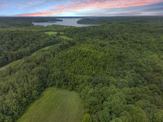 1 White Oak Road, Stewart, TN 37175