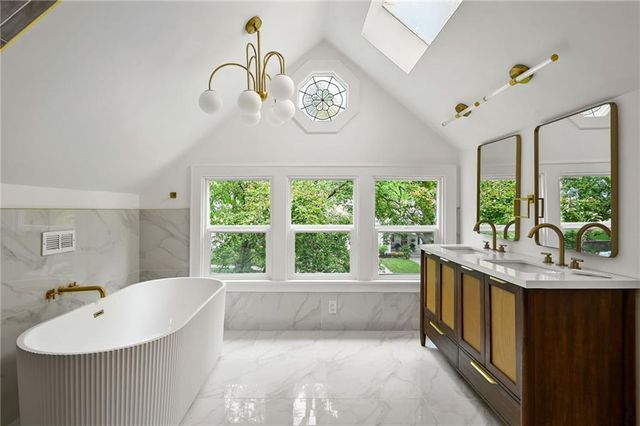 17 E 65th Terrace, Kansas City, MO 64113