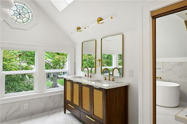 17 E 65th Terrace, Kansas City, MO 64113