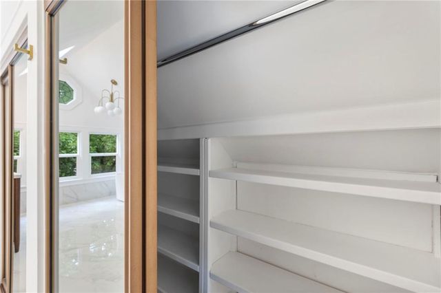 17 E 65th Terrace, Kansas City, MO 64113