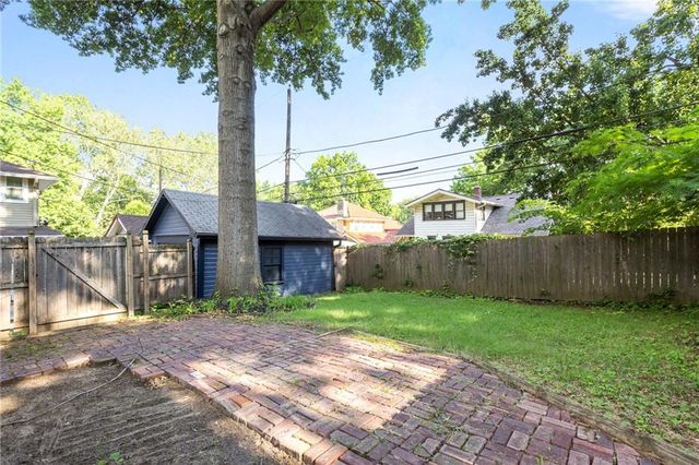 17 E 65th Terrace, Kansas City, MO 64113