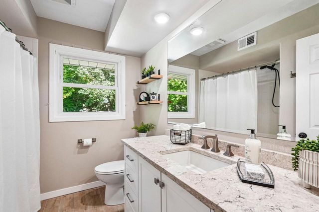 1006 Wisteria LANE, Waukesha, WI 53189