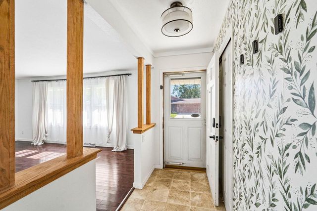 1006 Wisteria LANE, Waukesha, WI 53189