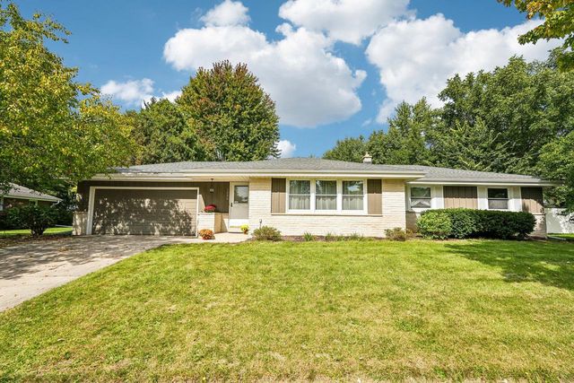 1006 Wisteria LANE, Waukesha, WI 53189