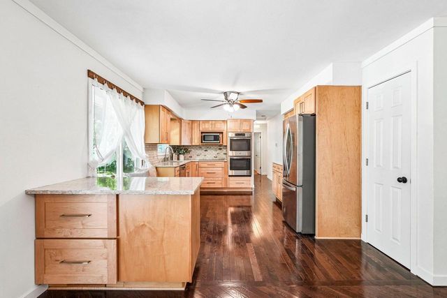 1006 Wisteria LANE, Waukesha, WI 53189