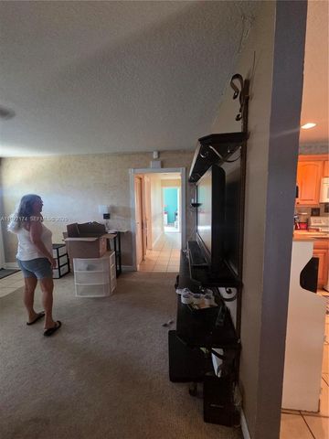 5221 SW 201st Ter, Southwest Ranches, FL 33332