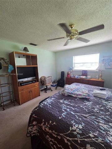 5221 SW 201st Ter, Southwest Ranches, FL 33332