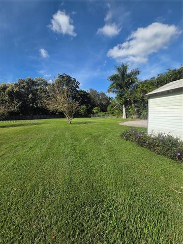 5221 SW 201st Ter, Southwest Ranches, FL 33332