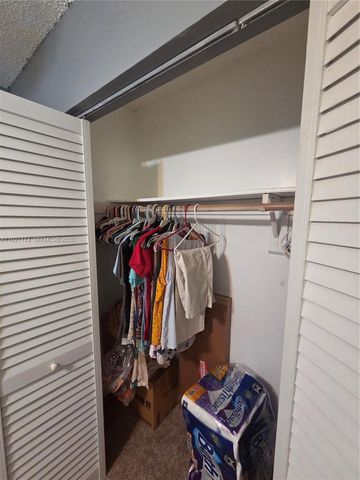 5221 SW 201st Ter, Southwest Ranches, FL 33332