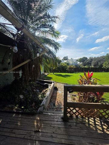 5221 SW 201st Ter, Southwest Ranches, FL 33332