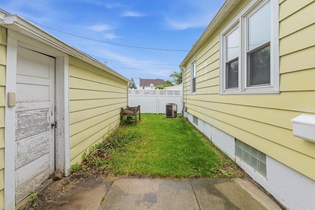 327 E ARNDT STREET, Fond Du Lac, WI 54935