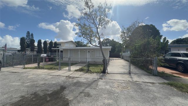 580 E 47th St, Hialeah, FL 33013