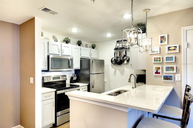 8917 MANOR LOOP 103, Lakewood Ranch, FL 34202