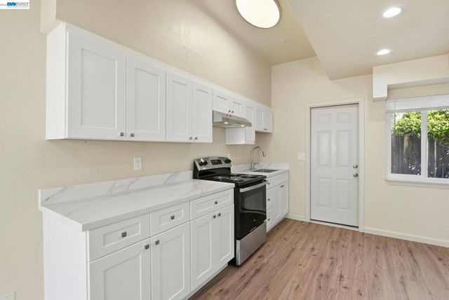 1714 Chestnut Street, Oakland, CA 94607