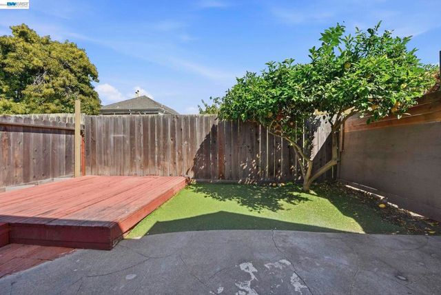 1714 Chestnut Street, Oakland, CA 94607