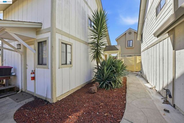 1714 Chestnut Street, Oakland, CA 94607