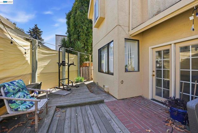 1714 Chestnut Street, Oakland, CA 94607