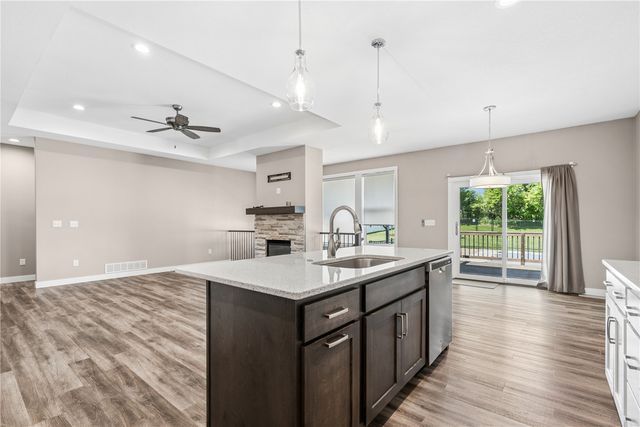 3520 Royal Drive SW, Cedar Rapids, IA 52404