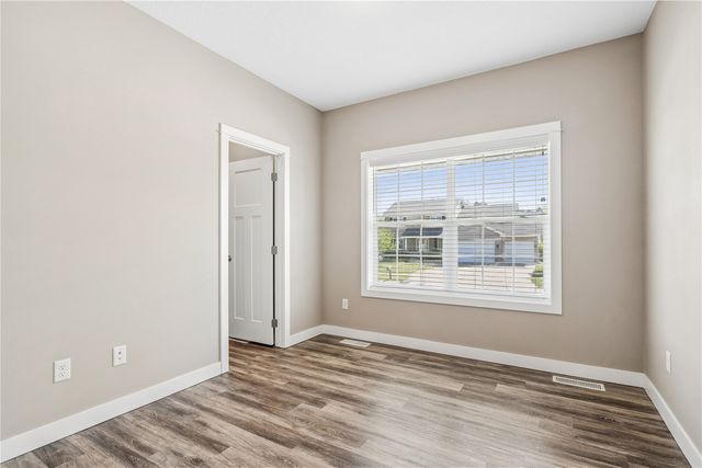 3520 Royal Drive SW, Cedar Rapids, IA 52404