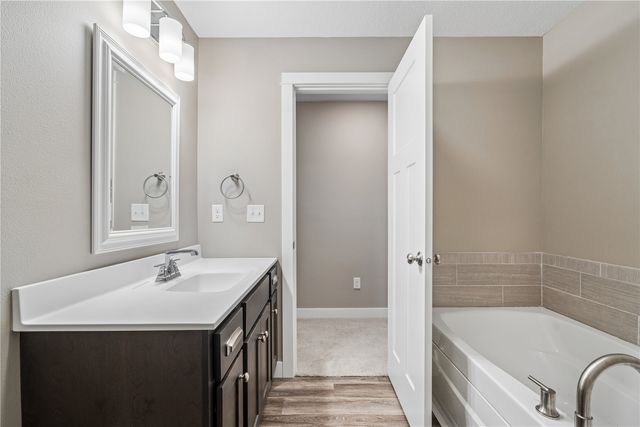 3520 Royal Drive SW, Cedar Rapids, IA 52404