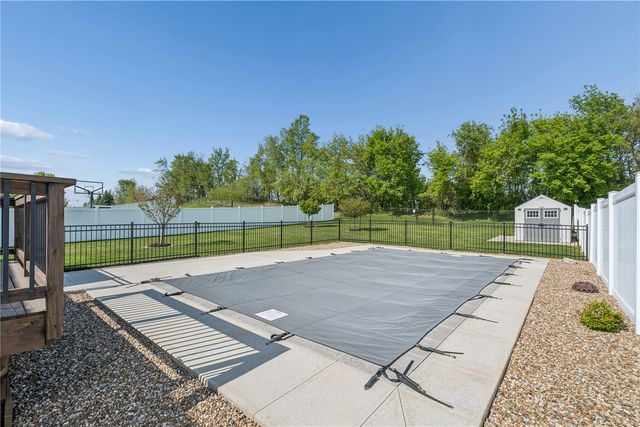 3520 Royal Drive SW, Cedar Rapids, IA 52404