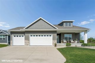 3520 Royal Drive SW, Cedar Rapids, IA 52404