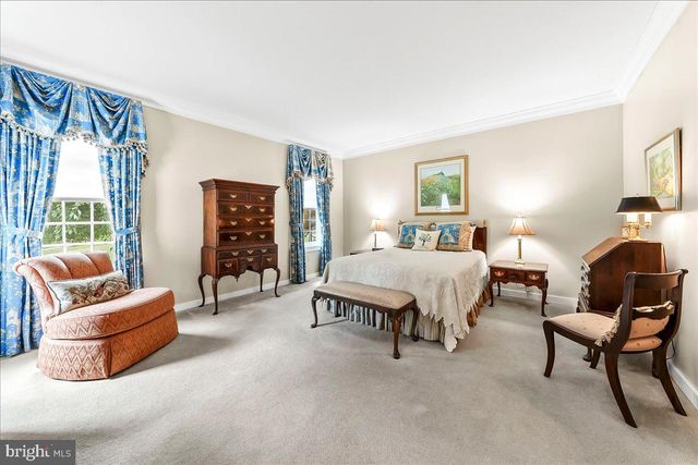 7 BOLINGBROKE RD, West Chester, PA 19382