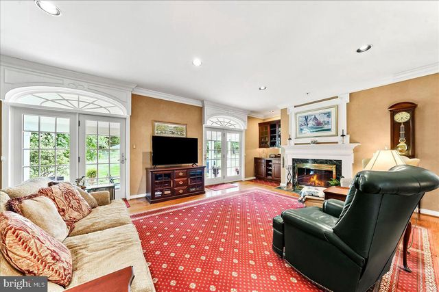7 BOLINGBROKE RD, West Chester, PA 19382