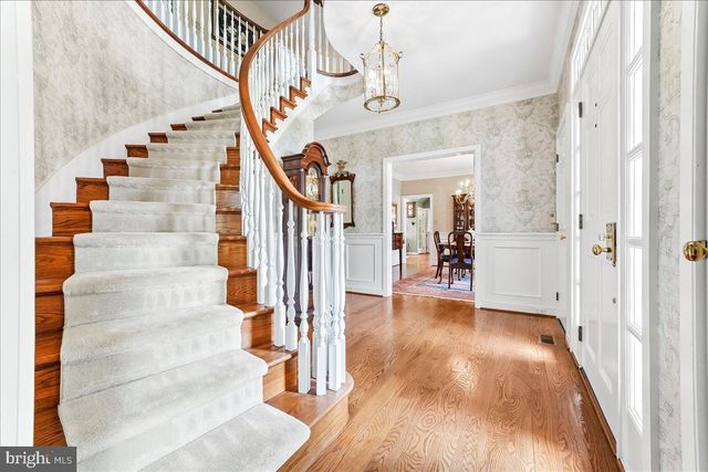 7 BOLINGBROKE RD, West Chester, PA 19382