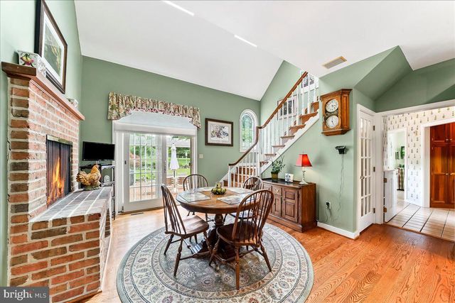 7 BOLINGBROKE RD, West Chester, PA 19382