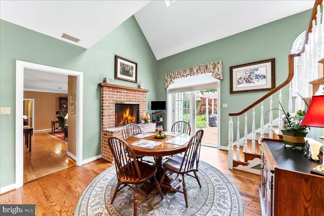 7 BOLINGBROKE RD, West Chester, PA 19382