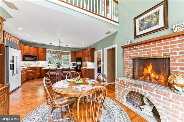 7 BOLINGBROKE RD, West Chester, PA 19382