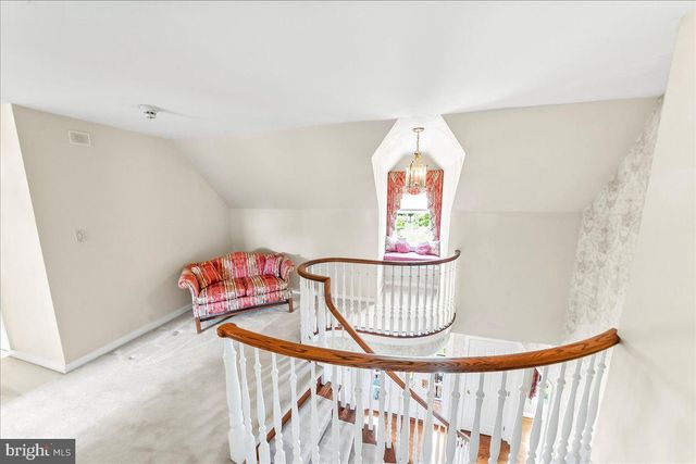 7 BOLINGBROKE RD, West Chester, PA 19382