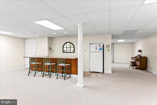7 BOLINGBROKE RD, West Chester, PA 19382