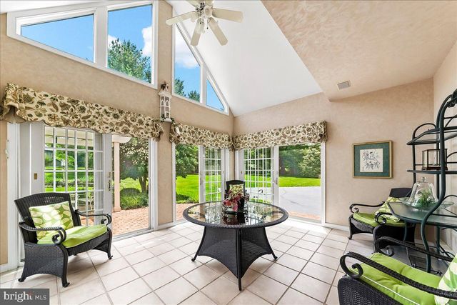 7 BOLINGBROKE RD, West Chester, PA 19382