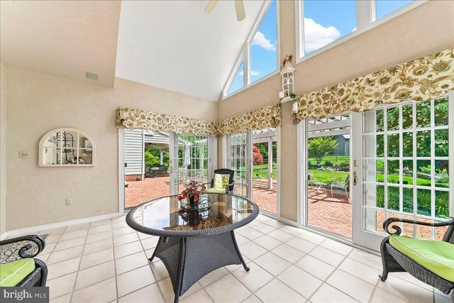 7 BOLINGBROKE RD, West Chester, PA 19382